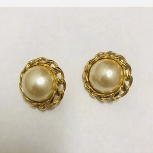 Richelieu Vintage Big Faux Pearl Gold Chain Wrap Pierced Earrings
